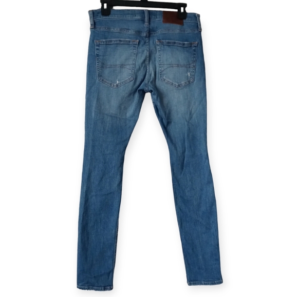 HOLLISTER MEN'S RIPPED LIGHT WASH BLUE  STRETCH SKINNY JEANS.SIZE W32 /L30 - Picture 2 of 15